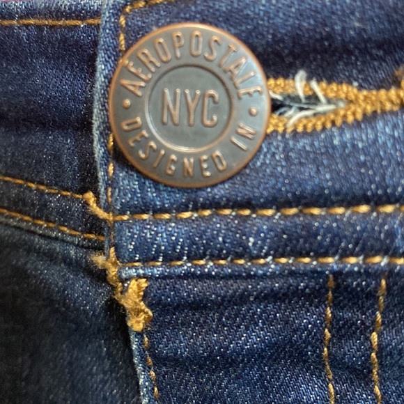 Woman’s Aeropostale jeans Size 12. Like new Condition. - Picture 2 of 10